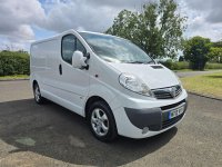VAUXHALL VIVARO